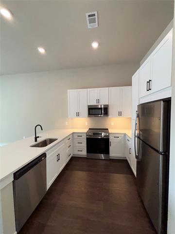 Building Photo - 111 Town Pl Building Photo - 111 Town Pl