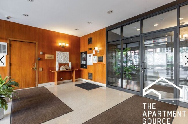 Foto del edificio - 445 W Wellington Ave