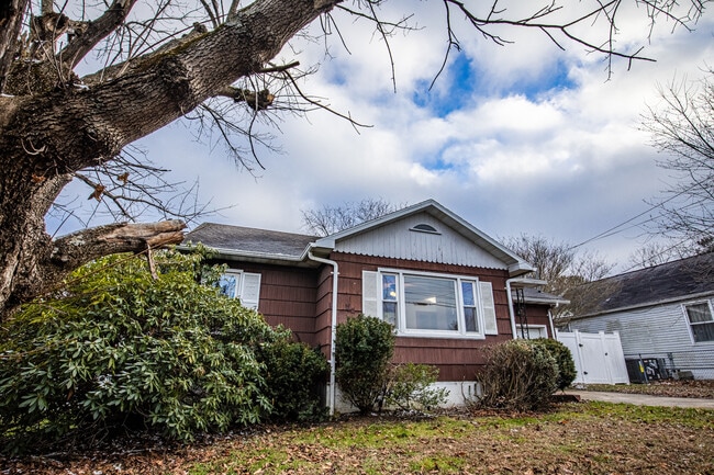 Foto del edificio - 610 Russell St