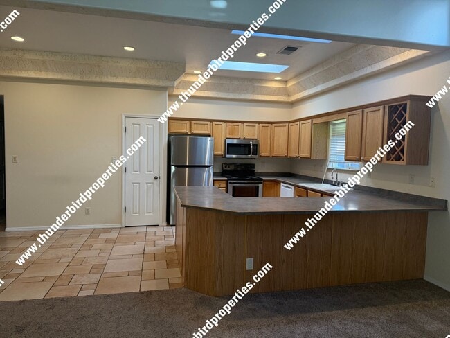 Building Photo - 3 Bedrooms, 2 baths with Valley views in N...