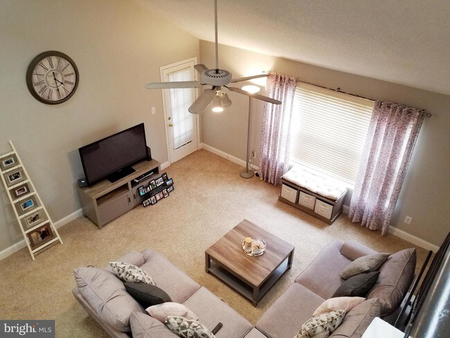 Foto del edificio - 2406B Shurlock Ct