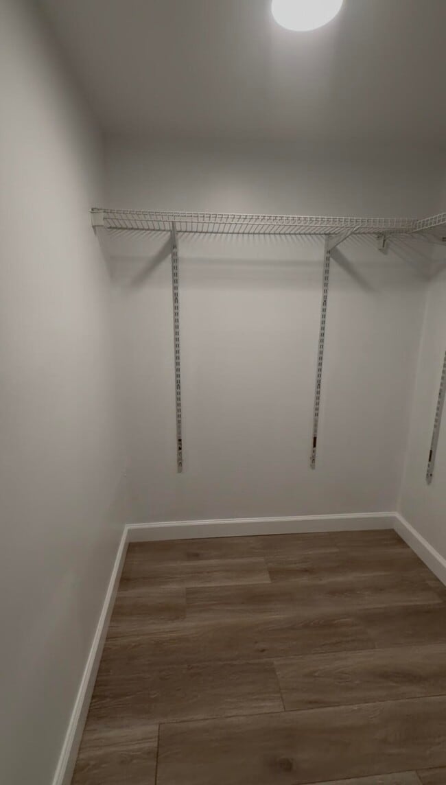 Building Photo - 8001 Fairview Dr