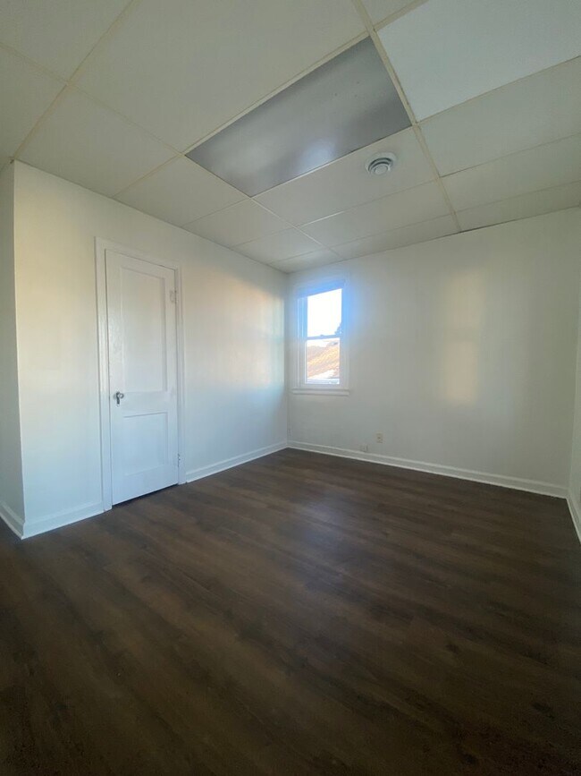 Building Photo - 1511 Oregon St