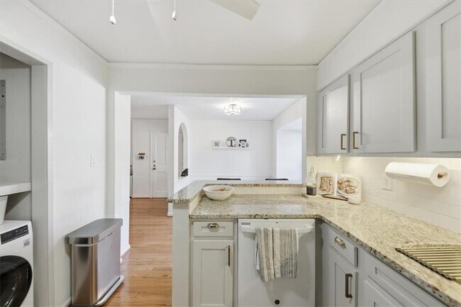 Foto del edificio - 133 Woodmere Square NW