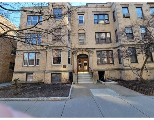 Primary Photo - 61 Longwood Ave