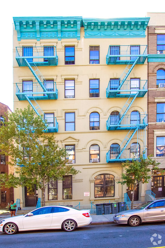 Building Photo - 498 Manhattan Ave