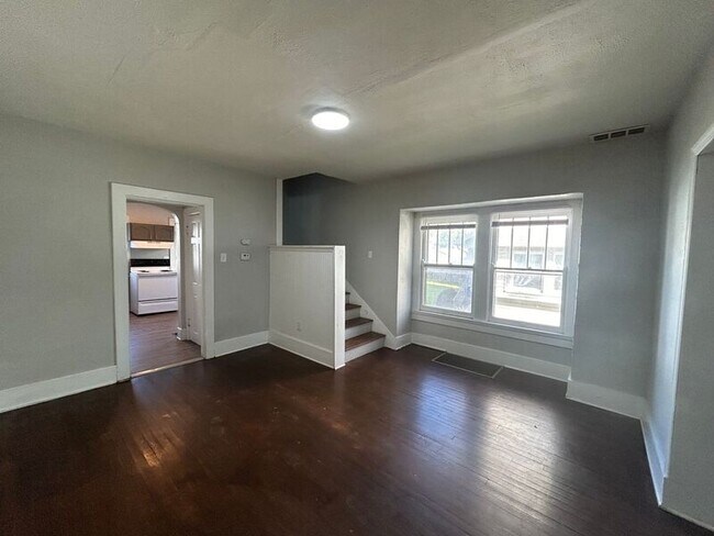 Foto del edificio - 1337 Pursell Ave