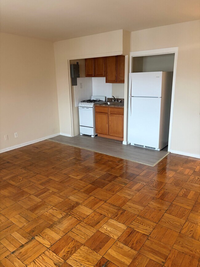 Foto del edificio - 3435 Holmead Pl NW