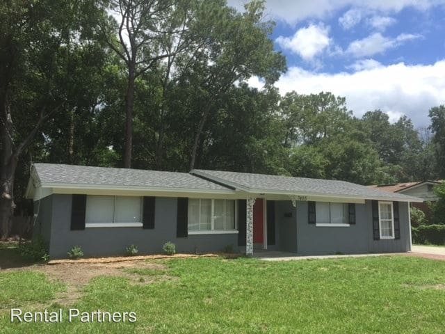 Building Photo - 7405 Dostie Dr E