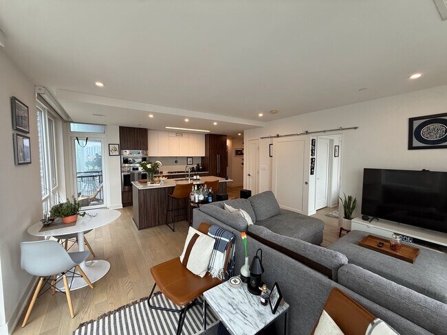 Foto del edificio - Gorgeous 2BD/2BA Corner Unit in the Heart of Navy Yard | Parking Included