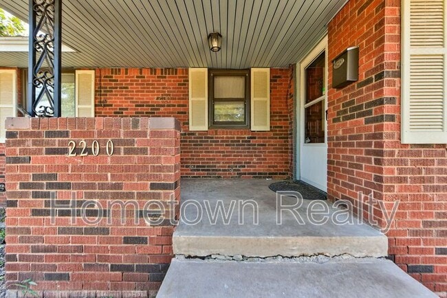 Foto del edificio - 2200 Downing St