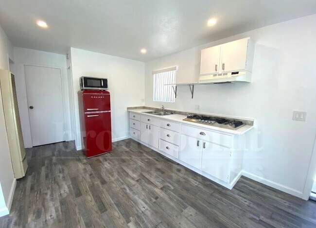 Building Photo - 1604 Montgomery Dr