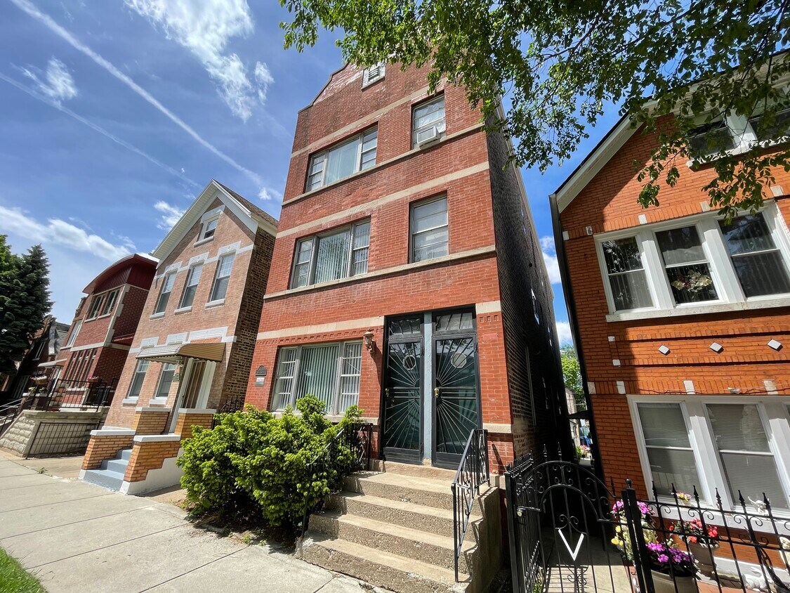 Building Photo - 3400 S Aberdeen St