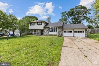 Building Photo - 215 Dolores Dr