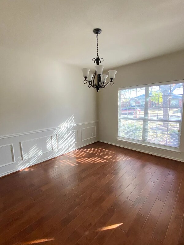 Building Photo - 1515 Summerfield Dr
