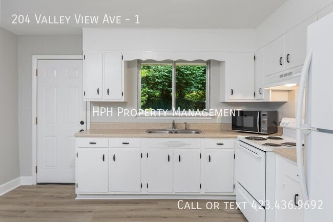 Building Photo - 204 Valley View Ave