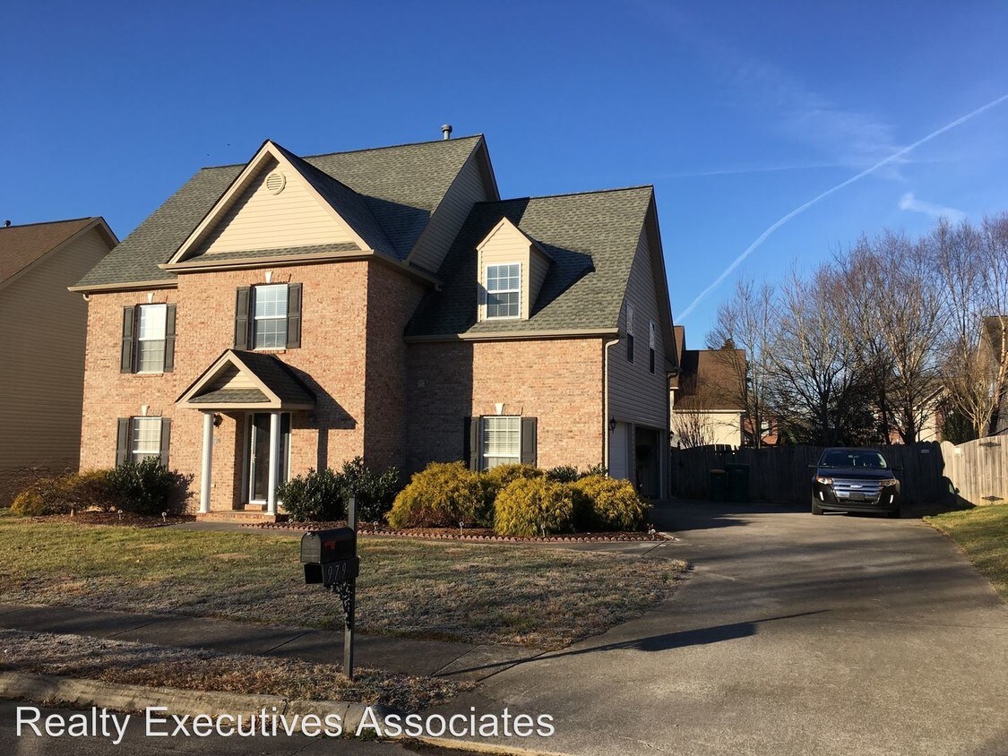 Primary Photo - 3 br, 2.5 bath House - 979 Baylor Circle