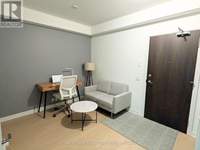 Photo du bâtiment - 10 Park Lawn Rd