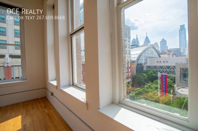 Building Photo - Beautiful Industrial Style Loft in Prime C...