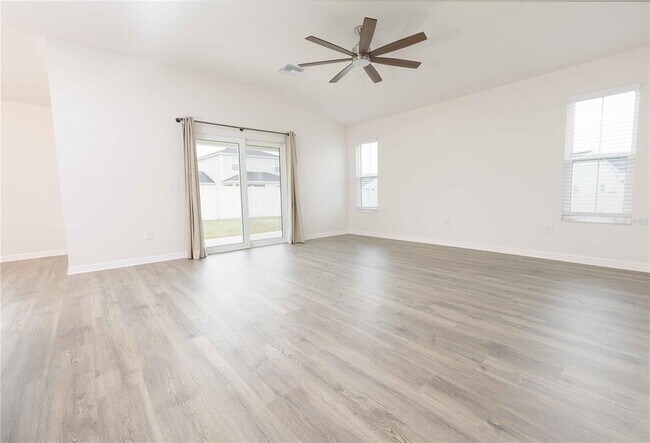 Foto del edificio - 2498 Alder Ave