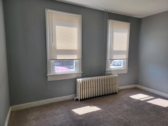 Building Photo - 205 W Carpenter Ave
