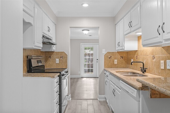 Building Photo - 14535 Misty Meadow Ln