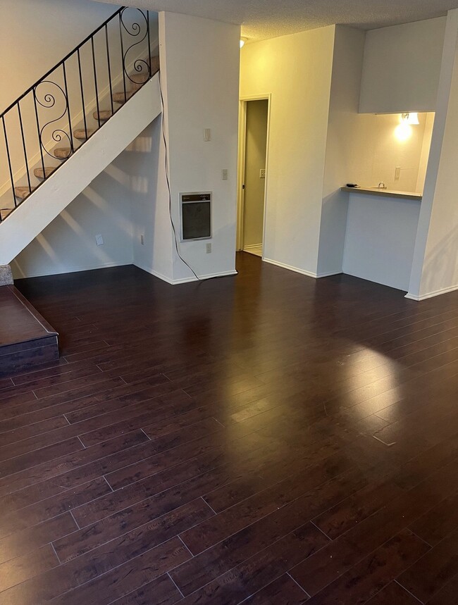 Building Photo - Villa Antigua