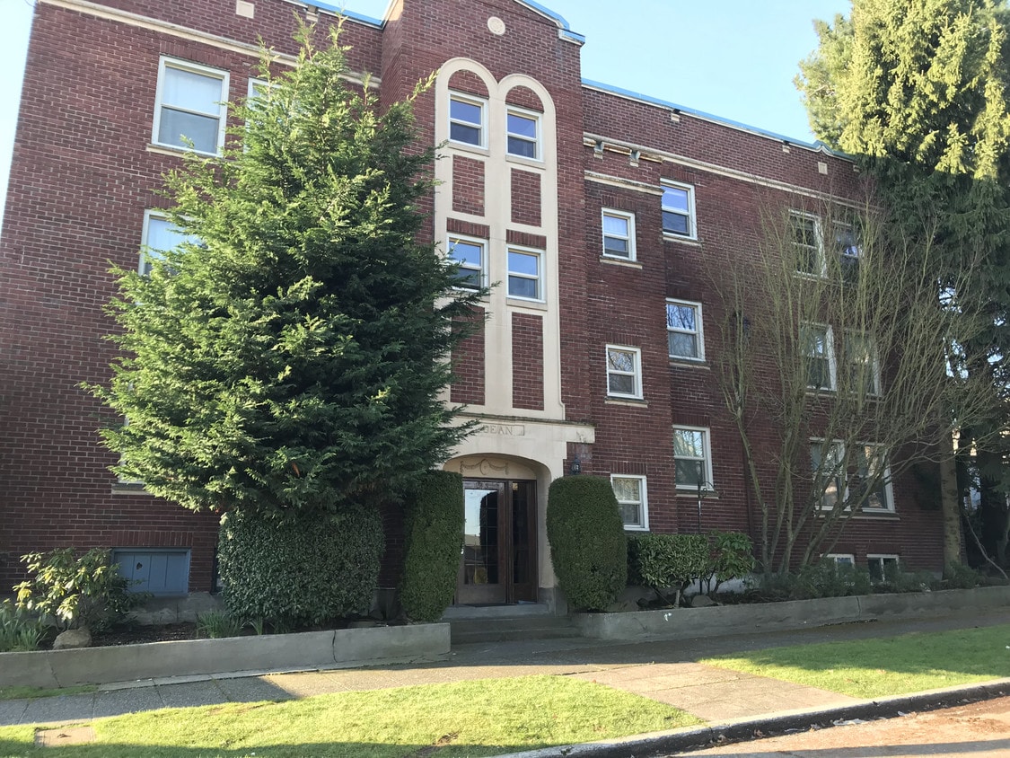 Primary Photo - Madison Place Apartments