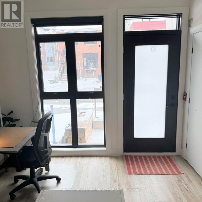 Building Photo - 25 Grant St