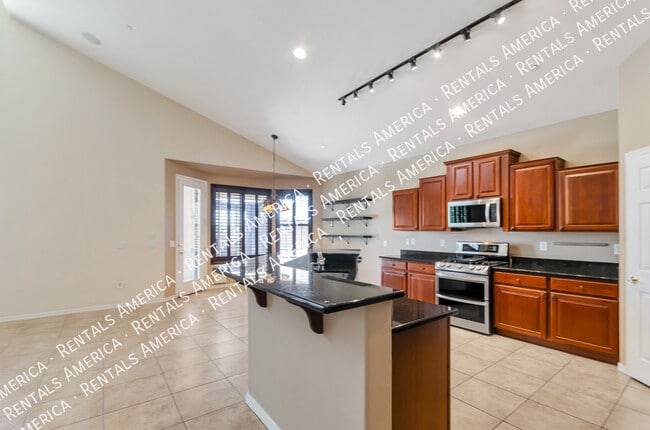 Building Photo - 15549 S Via Puente Azul