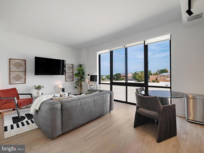 Foto del edificio - 1625 Eckington Pl NE