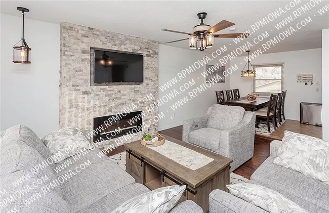 Foto del edificio - Beautiful 4 Bedroom by Lower Beaver!