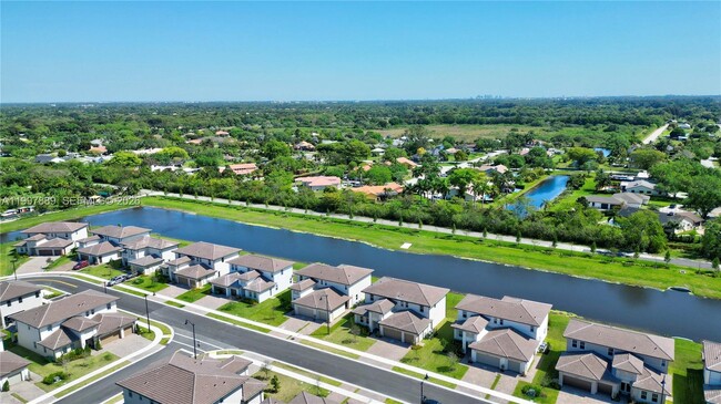 Foto del edificio - 4390 SW 122nd Terrace