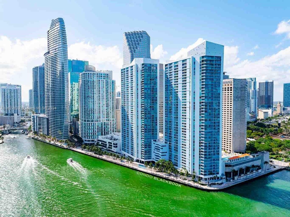 Foto principal - 325 S Biscayne Blvd