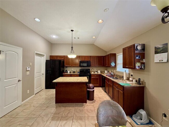Foto del edificio - 8220 Ryan Ridge Loop