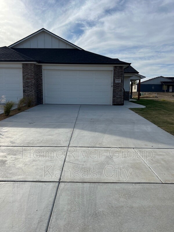 5760 E Bristol St, Bel Aire, KS 67220 Townhome Rentals in Bel Aire KS