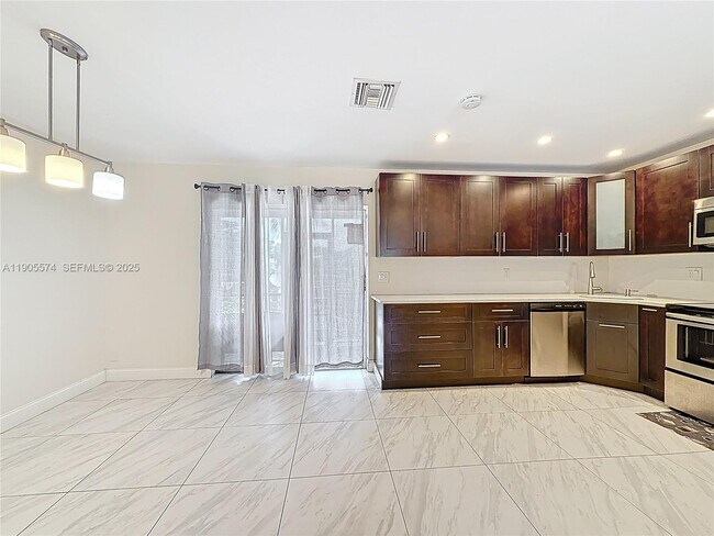 Foto del edificio - 2686 NW 60th Way