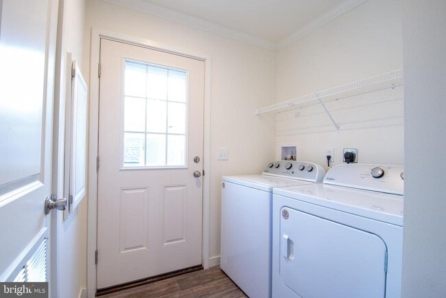 Building Photo - 19 Loxley Ln