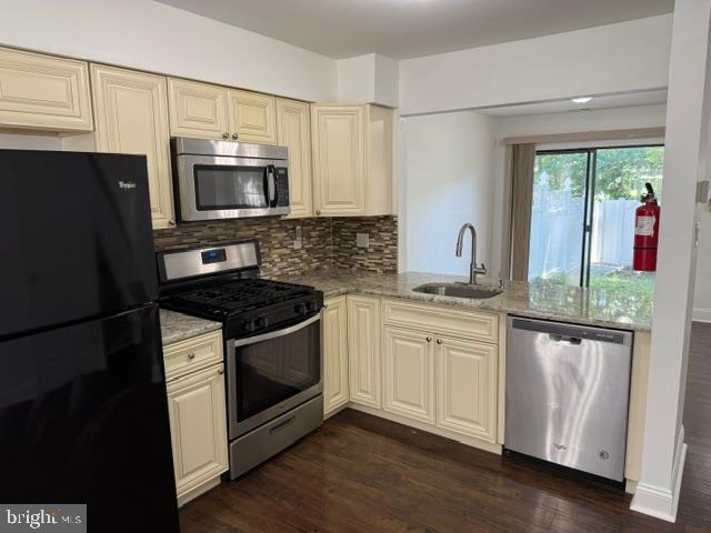 Building Photo - 1042 Baywood Dr