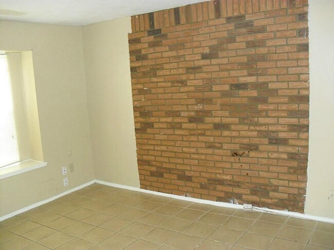 Building Photo - 7045 Chasewood Dr