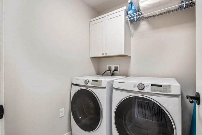 Foto del edificio - 4881 Preston Ln