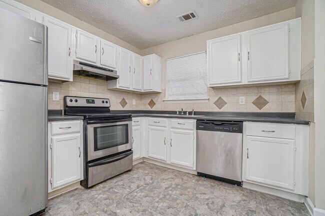 Foto del edificio - 4 Bedroom 2 Bath in Decatur
