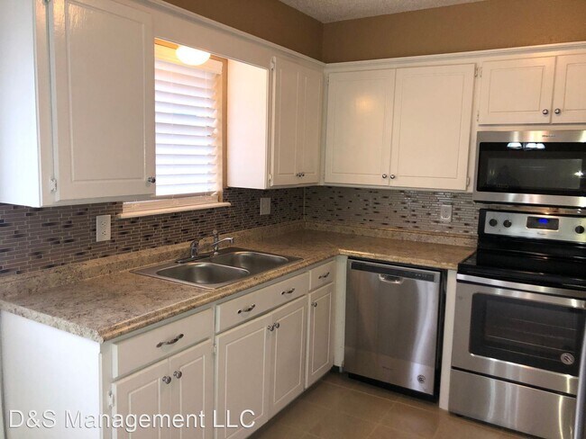 Foto del edificio - 3 br, 2 bath House - 8808 Cedar Lane