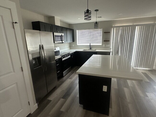 Foto del edificio - 2526 E Broadway Rd