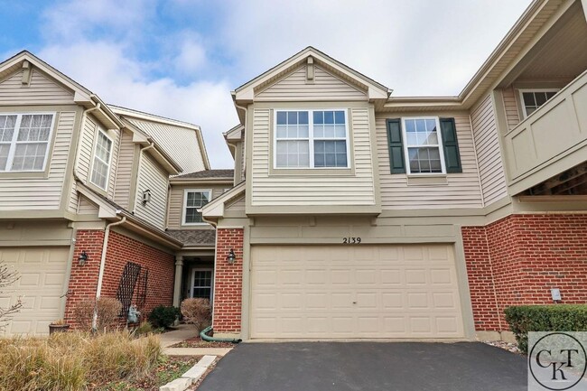 Building Photo - 2139 Vanderbilt Dr