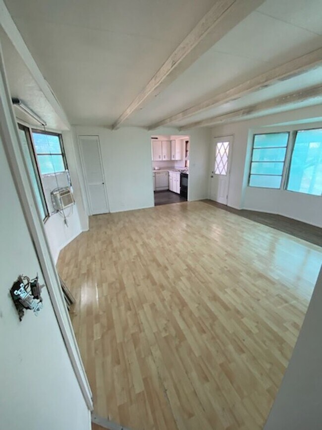 Foto del edificio - 2 Bed 1 Bath Mobile Home