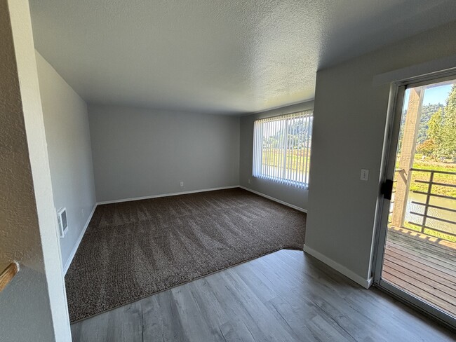 Building Photo - Mint Place Apartments