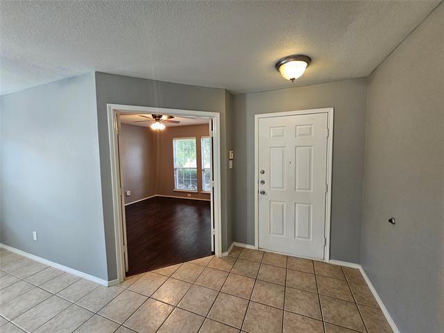 Building Photo - 2408 Finch Dr