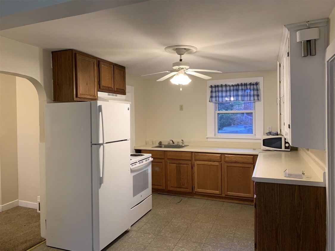 35 Converse St Unit 2, Palmer, MA 01069 Apartment for Rent in Palmer, MA