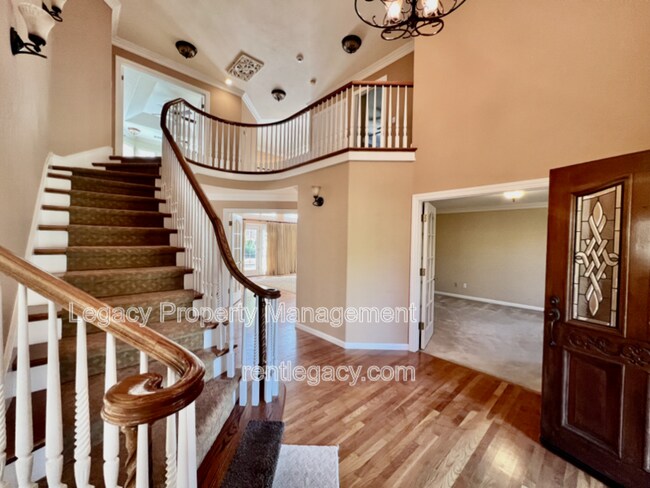Foto del edificio - 2552 Cotswold Hill Dr